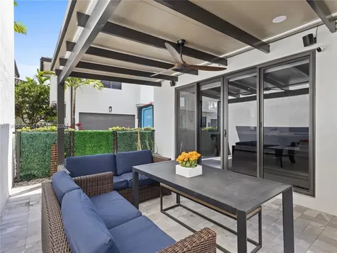 8281 NW 48th Terrace Doral FL 33166