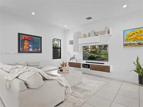 8281 NW 48th Terrace Doral FL 33166