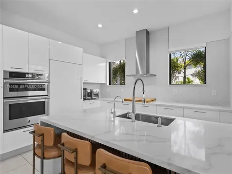 8281 NW 48th Terrace Doral FL 33166