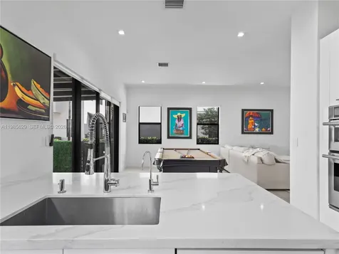 8281 NW 48th Terrace Doral FL 33166