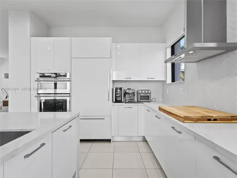 8281 NW 48th Terrace Doral FL 33166