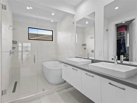 8281 NW 48th Terrace Doral FL 33166