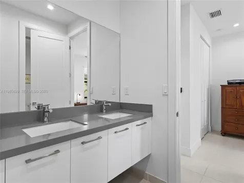 8281 NW 48th Terrace Doral FL 33166
