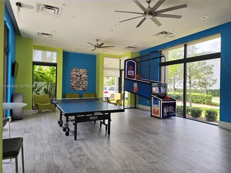 8281 NW 48th Terrace Doral FL 33166