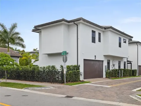 8281 NW 48th Terrace Doral FL 33166