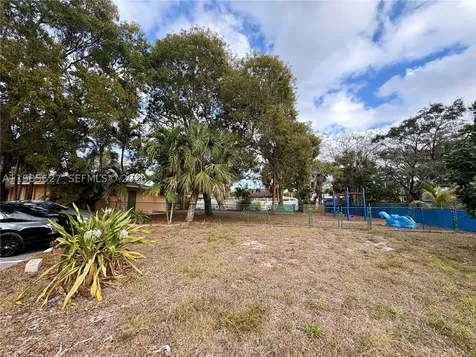 4537 W Broward Boulevard Plantation FL 33317