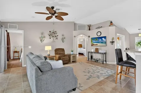 2707 NE 5th Avenue Other City - In The State Of Florida FL 33909