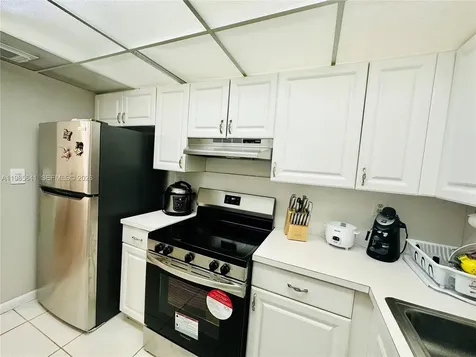 17530 NW 68th Avenue Hialeah FL 33015