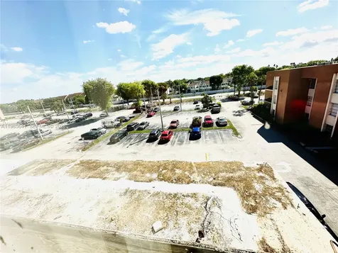 17530 NW 68th Avenue Hialeah FL 33015
