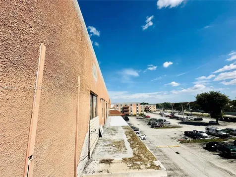 17530 NW 68th Avenue Hialeah FL 33015