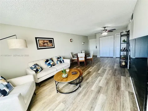 17530 NW 68th Avenue Hialeah FL 33015