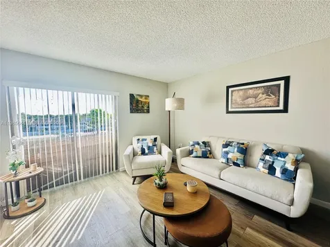 17530 NW 68th Avenue Hialeah FL 33015
