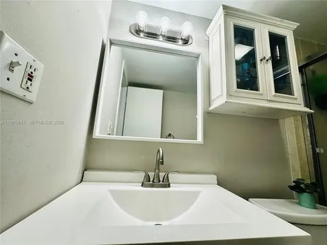 17530 NW 68th Avenue Hialeah FL 33015