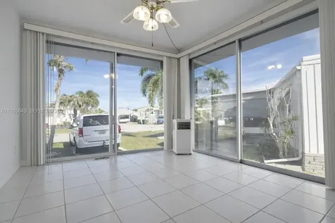 2260 SW 85th Way Davie FL 33324
