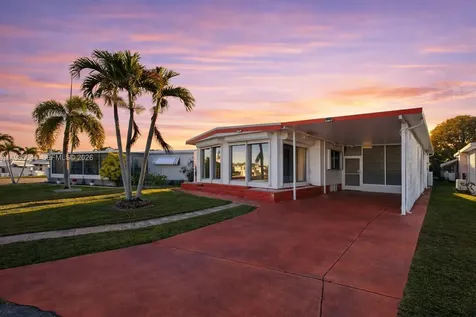 2260 SW 85th Way Davie FL 33324