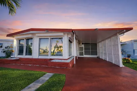 2260 SW 85th Way Davie FL 33324
