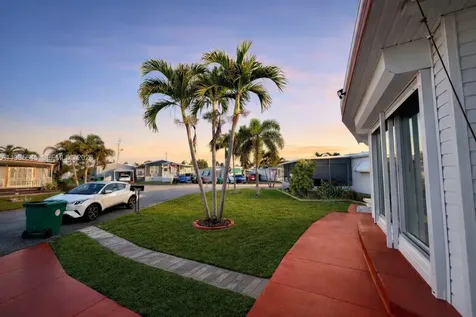 2260 SW 85th Way Davie FL 33324