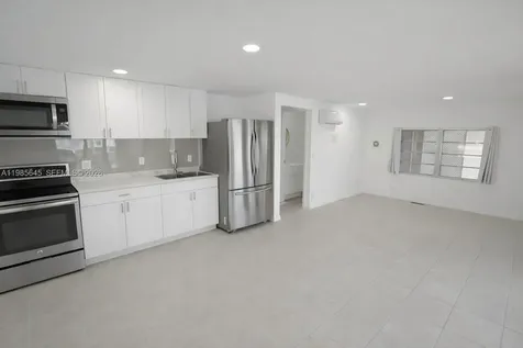 2260 SW 85th Way Davie FL 33324