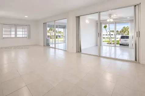 2260 SW 85th Way Davie FL 33324