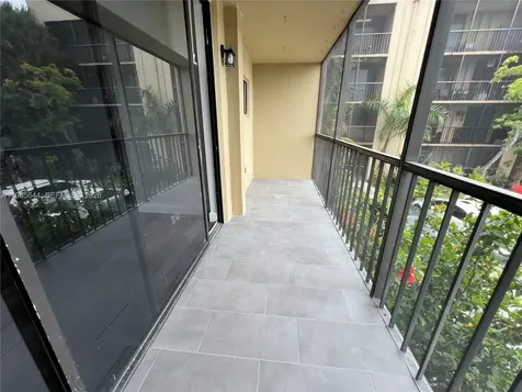 8635 NW 8th Street Miami FL 33126