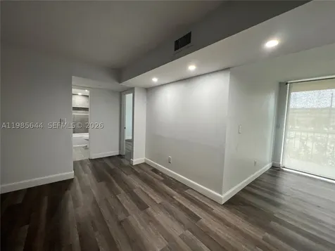 8635 NW 8th Street Miami FL 33126