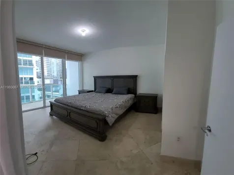 31 SE 5th Street Miami FL 33131