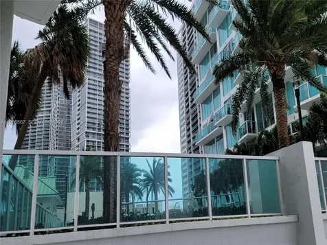 31 SE 5th Street Miami FL 33131