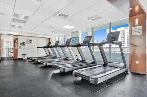 31 SE 5th Street Miami FL 33131