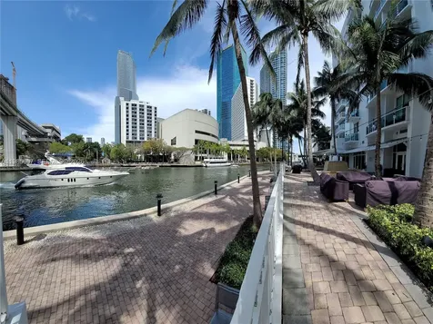 31 SE 5th Street Miami FL 33131