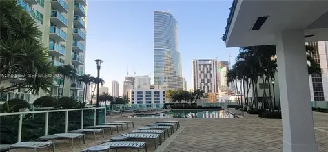 31 SE 5th Street Miami FL 33131