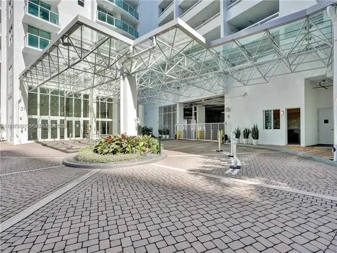 31 SE 5th Street Miami FL 33131