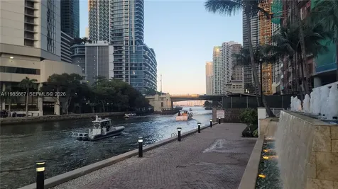 31 SE 5th Street Miami FL 33131