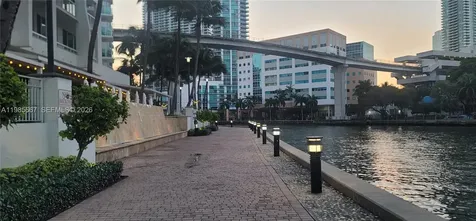 31 SE 5th Street Miami FL 33131