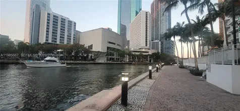 31 SE 5th Street Miami FL 33131
