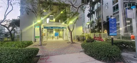 31 SE 5th Street Miami FL 33131