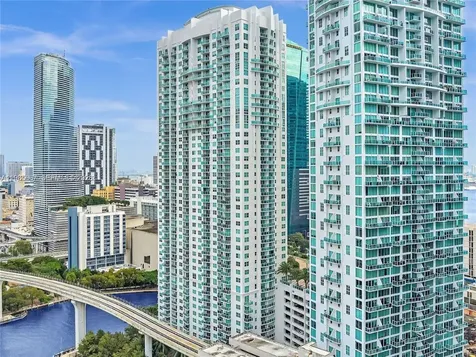 31 SE 5th Street Miami FL 33131