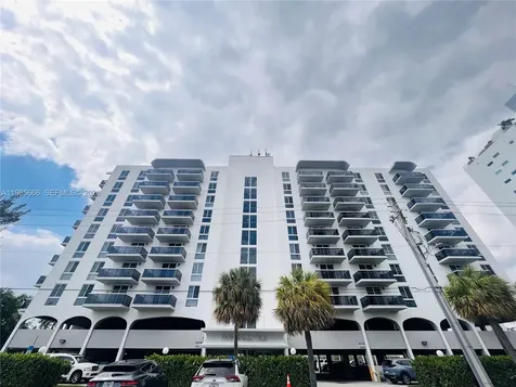 7928 West Drive North Bay Village FL 33141