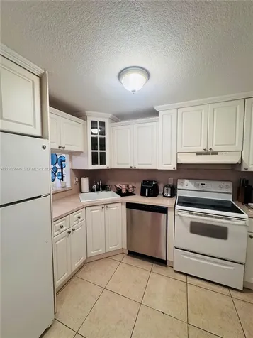 7928 West Drive North Bay Village FL 33141