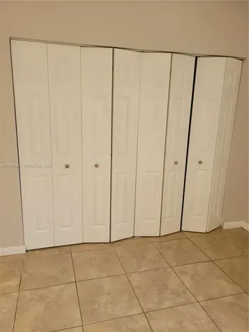 14389 Kendale Lakes Circle Miami FL 33183