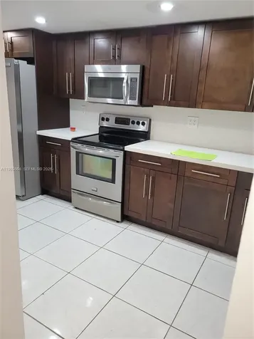 14389 Kendale Lakes Circle Miami FL 33183