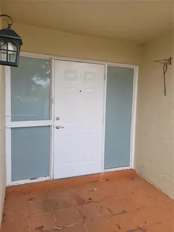 14389 Kendale Lakes Circle Miami FL 33183