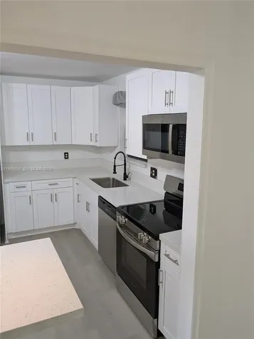 601 Ives Dairy Road Miami FL 33179