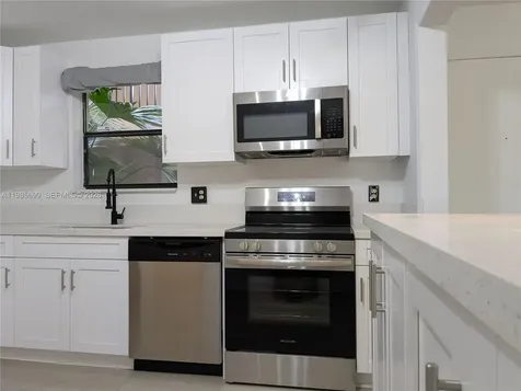 601 Ives Dairy Road Miami FL 33179