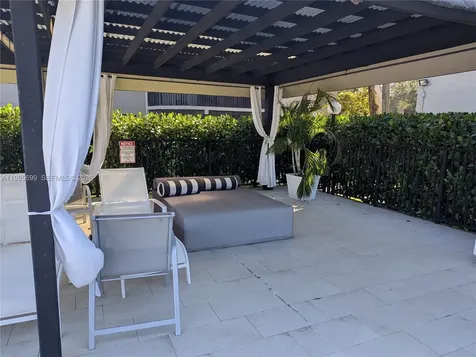 601 Ives Dairy Road Miami FL 33179