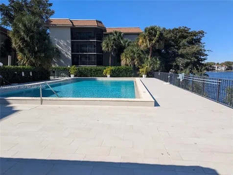 601 Ives Dairy Road Miami FL 33179