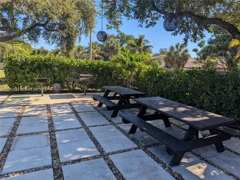 601 Ives Dairy Road Miami FL 33179