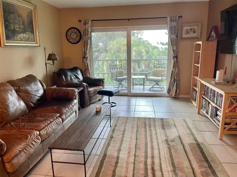 1000 Hillcrest Court Hollywood FL 33021