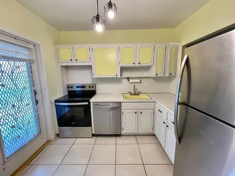 1000 Hillcrest Court Hollywood FL 33021
