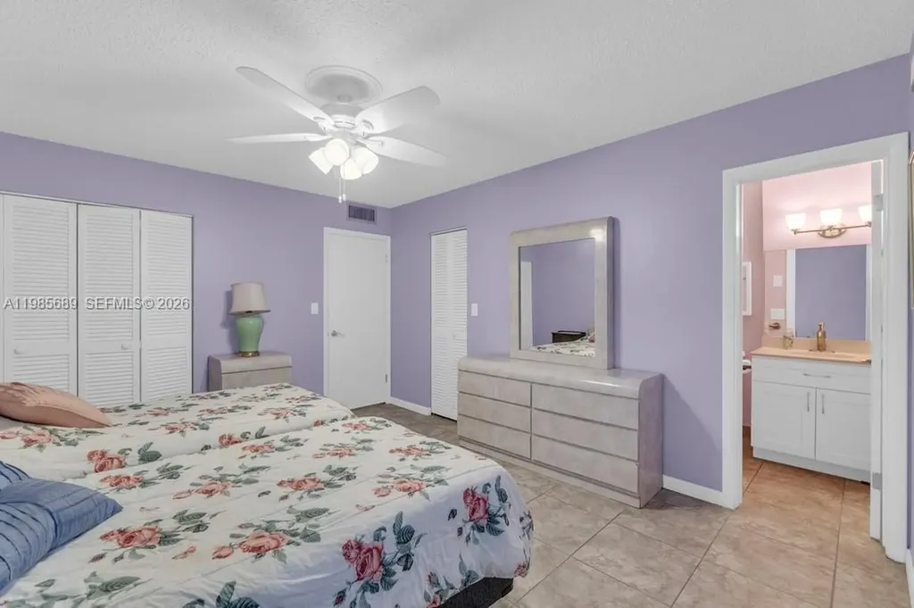 5300 Washington Street Hollywood FL 33021
