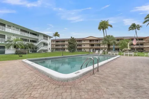 5300 Washington Street Hollywood FL 33021